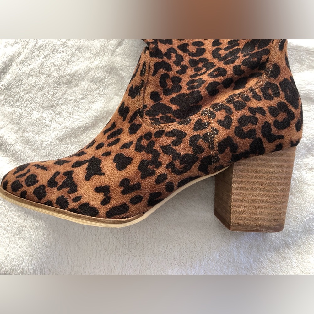 Hey Girl “Wicked” by Corky Women’s Leopard Print Boots Size 9 *WORN ONCE” - Picture 2 of 5